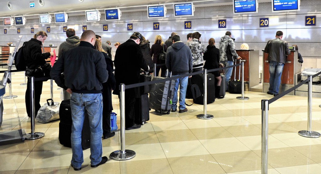 В Аэропорту: регистрация, таможенный, авиационный, паспортный контроль