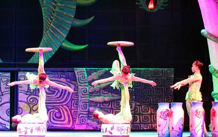 Шоу Летающих Акробатов в Театре Чаоян